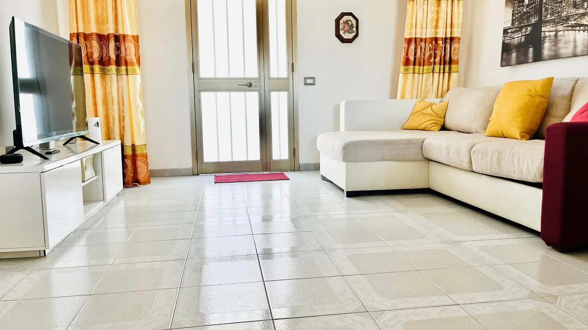 Domus Aurea - Appartamento intero ed indipendente con giardino Fiumicino