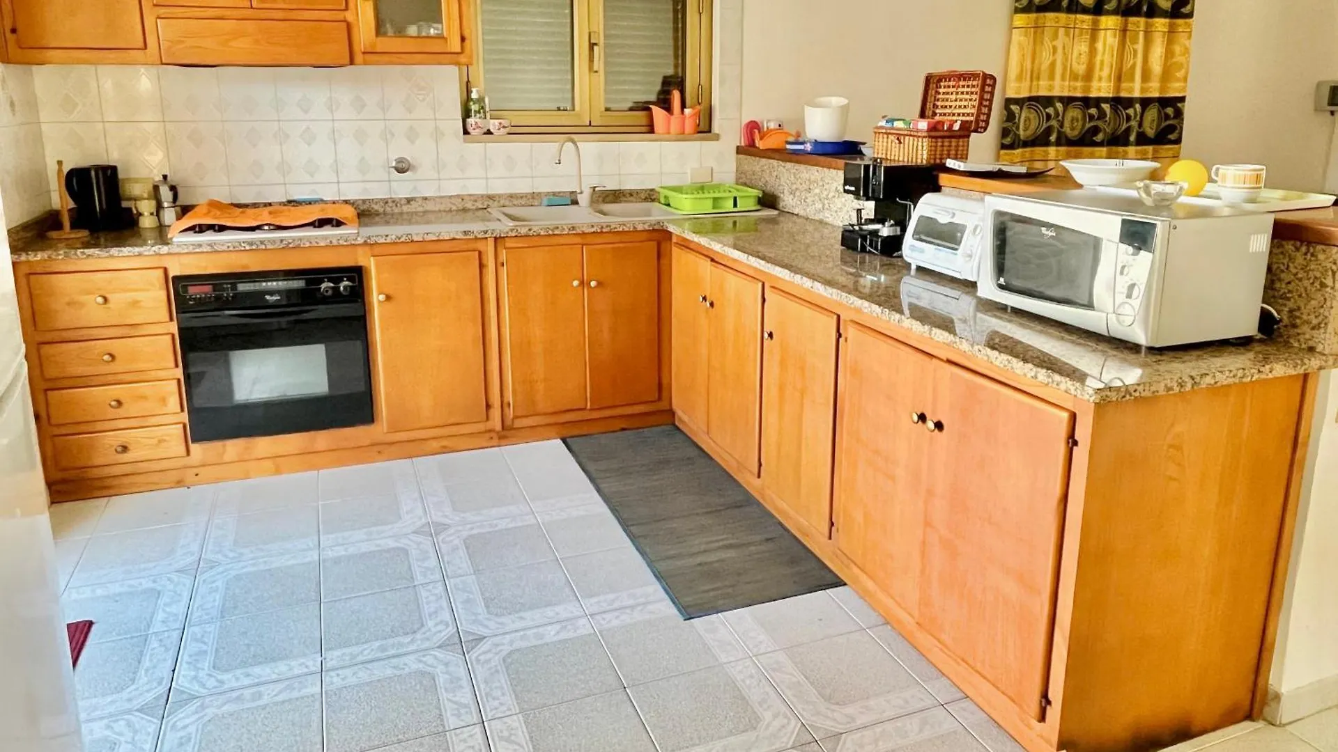 Domus Aurea - Appartamento intero ed indipendente con giardino Fiumicino Italia