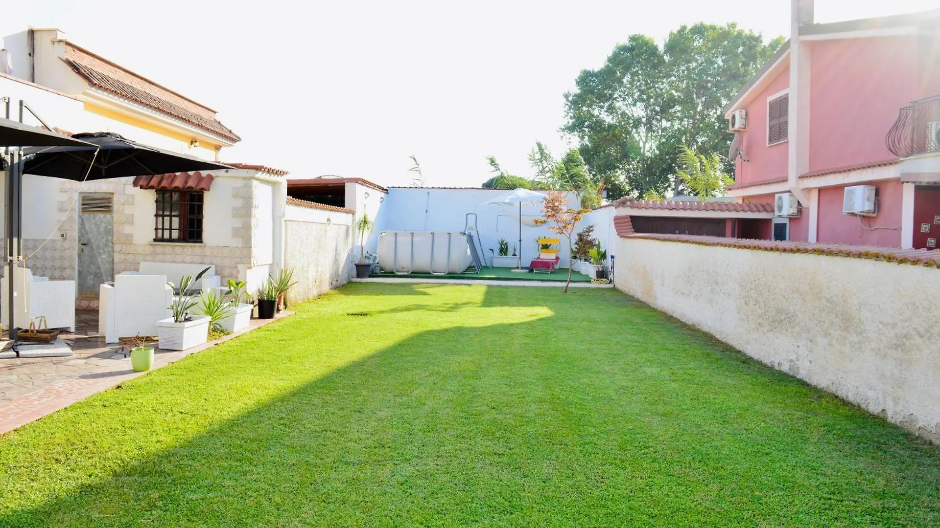 Domus Aurea - Appartamento intero ed indipendente con giardino Fiumicino
