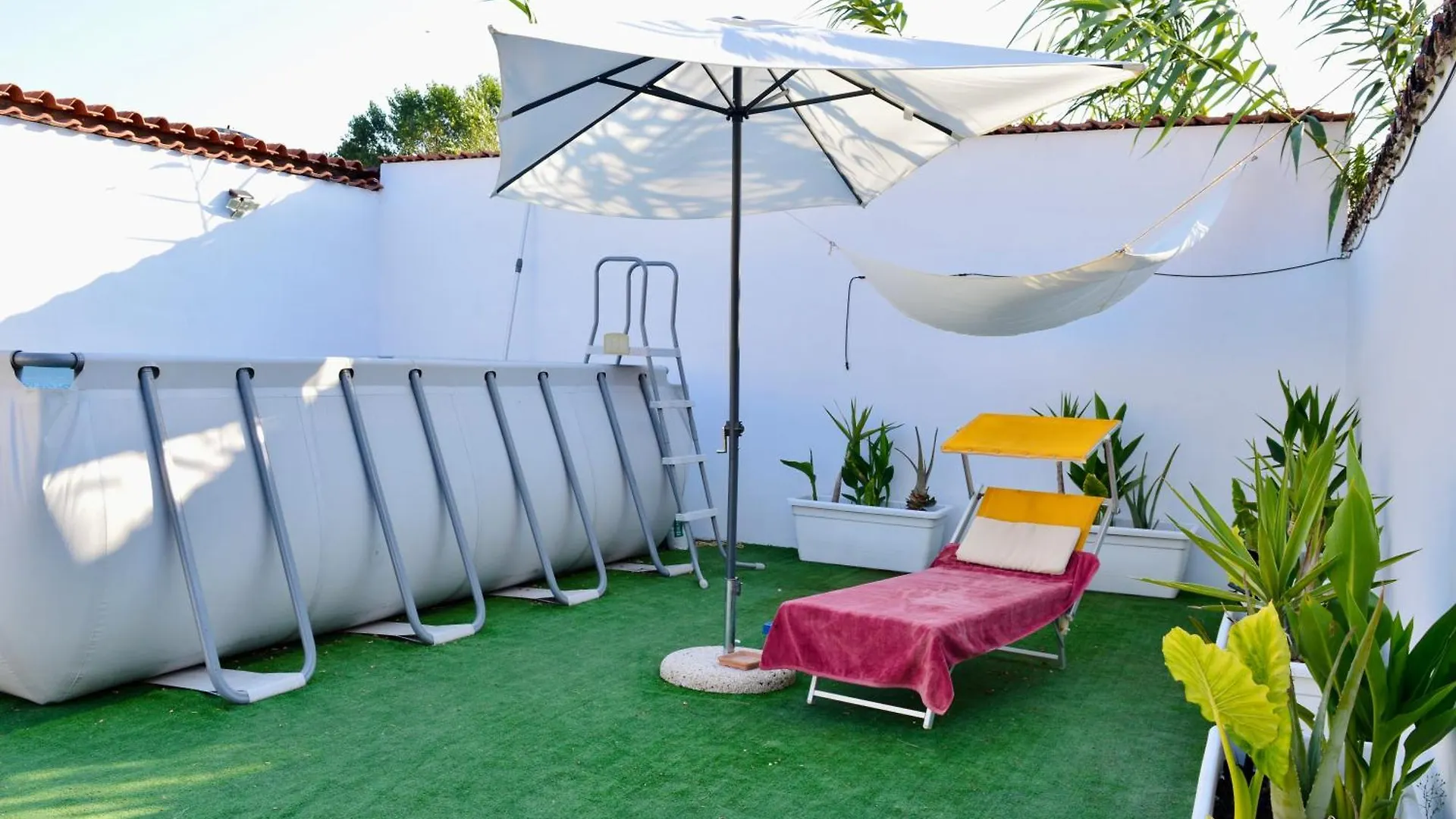 Domus Aurea - Appartamento intero ed indipendente con giardino Fiumicino