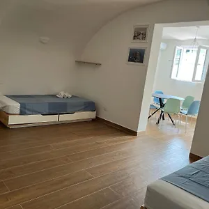 https://apt-near-piazza-garibaldi.barihotels.org
